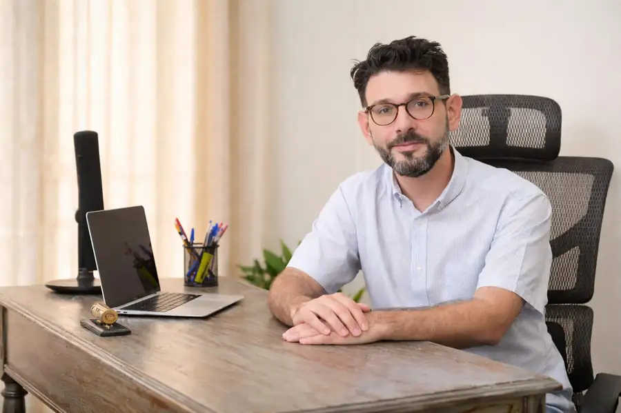 Ψυχολόγος στην Πετρούπολη – Στέφανος Σταυρίνος, συστημικός ψυχοθεραπευτής